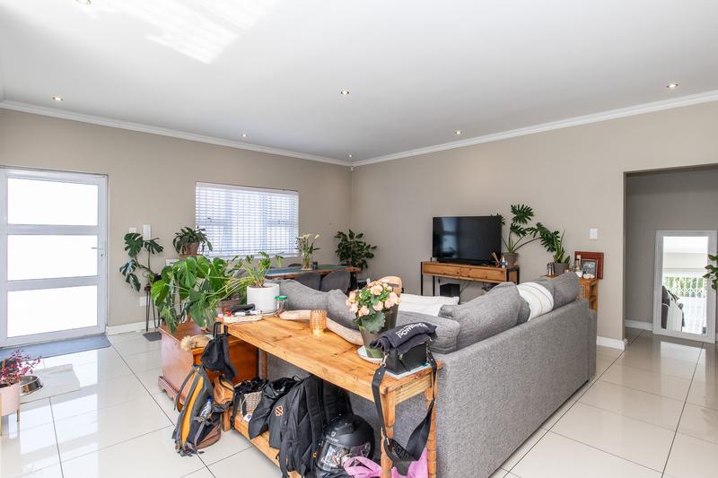3 Bedroom Property for Sale in Heathfield Western Cape